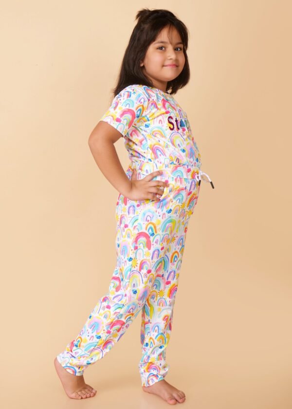 Girls Printed Tshirt And Joggers Clothing Set - Image 3