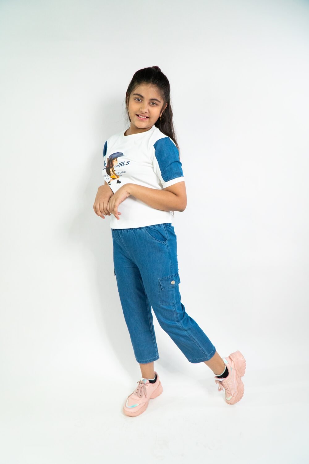 Girls’ Stylish 2-Piece Capriset– “Honey girl” Printed Set - Image 4