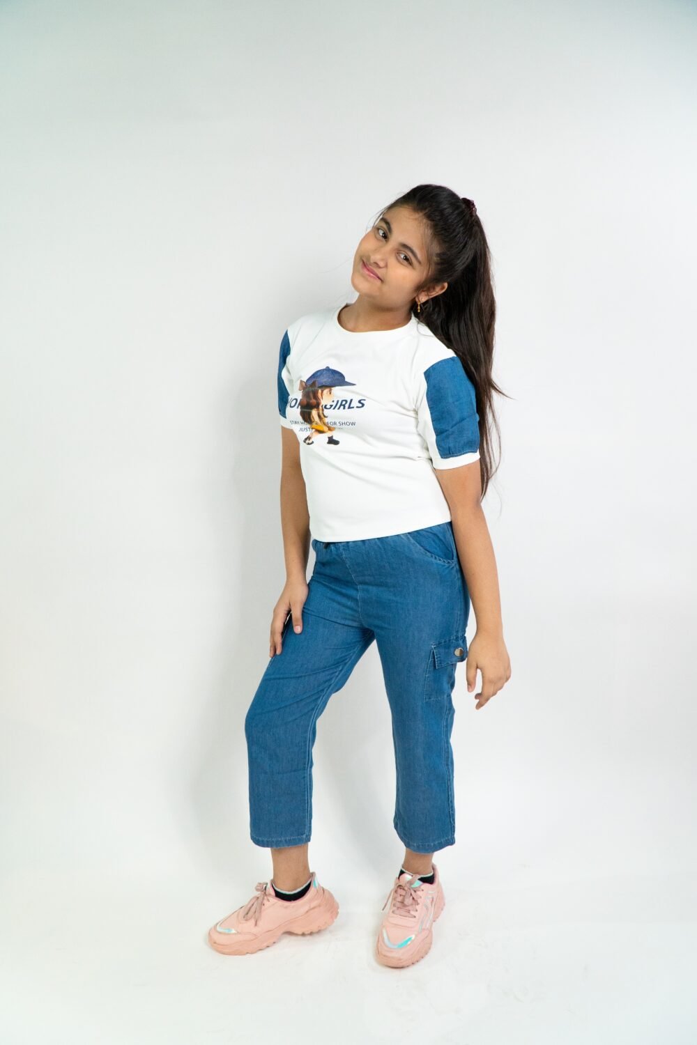 Girls’ Stylish 2-Piece Capriset– “Honey girl” Printed Set - Image 2