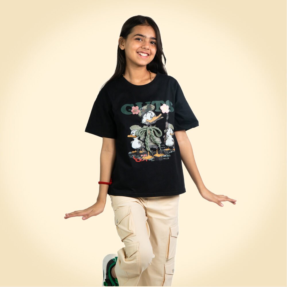 Girls Black Oversized Cartoon Graphic T-Shirt – Trendy Street Style Look