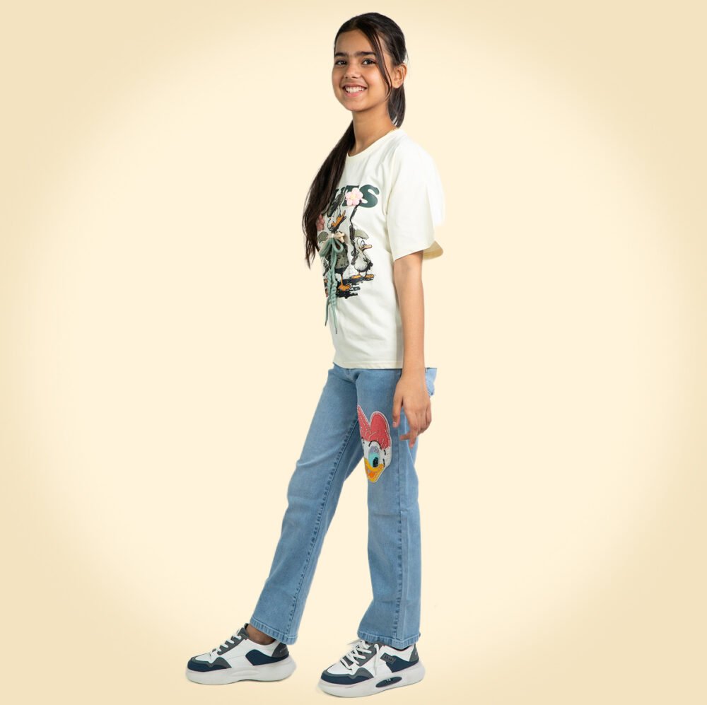 Trendy Cartoon Donald Duck Graphic Oversized T-Shirt for Girls - Image 3