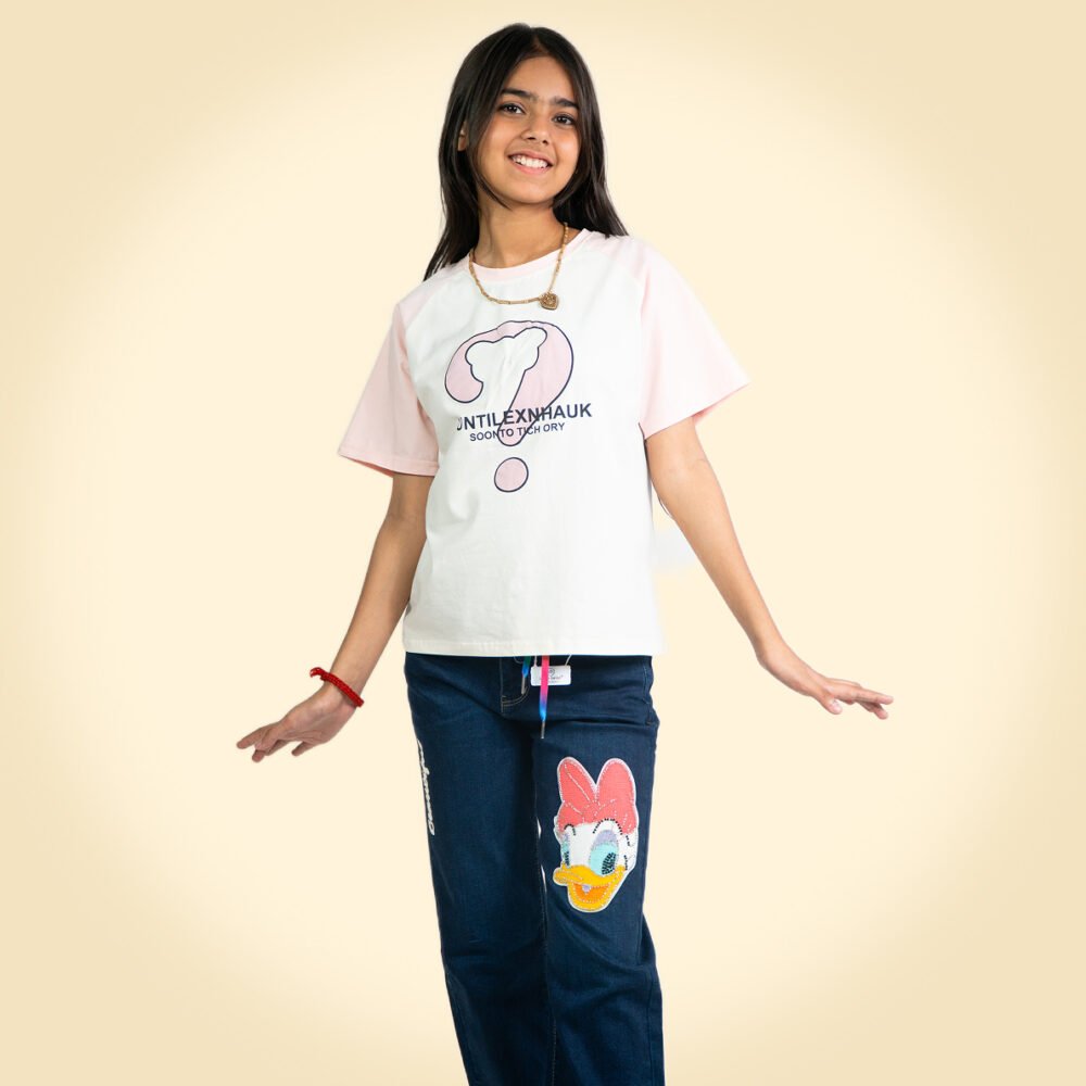 "Trendy Pink & White Question Mark Graphic T-Shirt for Girls – Casual & Comfortable Wear" 👕✨